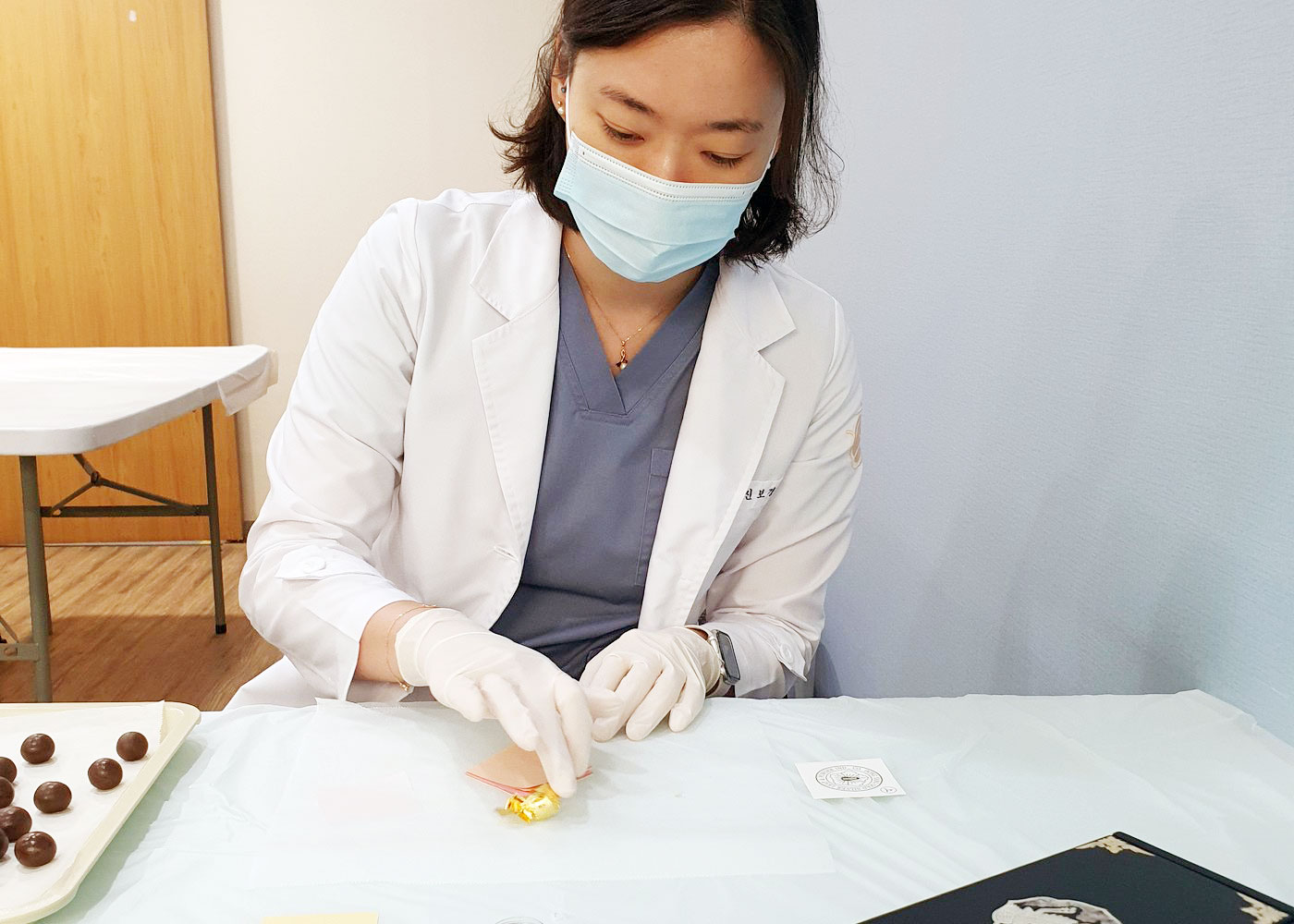 목향공진단 금박 마무리 과정